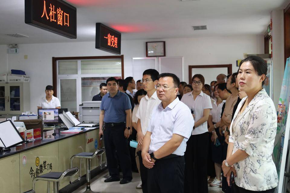 青州市民政局最新领导