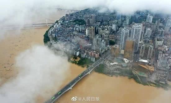 南方洪水灾区众志成城,共克时艰,守护家园